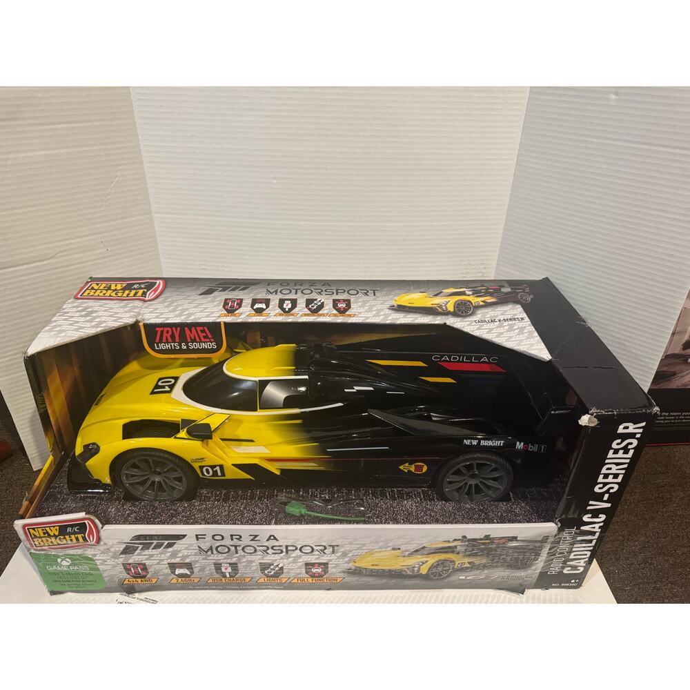 New Bright 1:8 Scale Remote Control 4x4 Forza Motorsport Cover Car - Picture 6 of 8